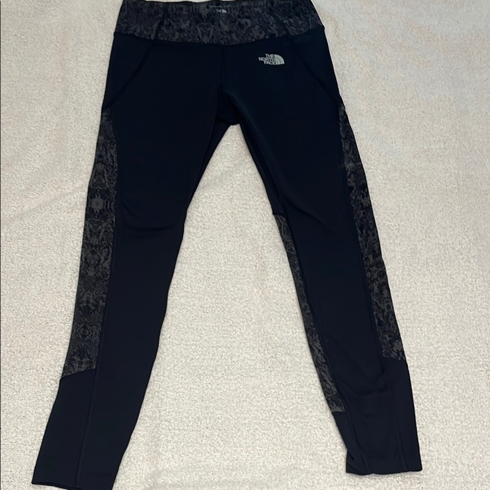 The North Face Flashdry XD Women’s Size Small Black Patterned Active Leggings